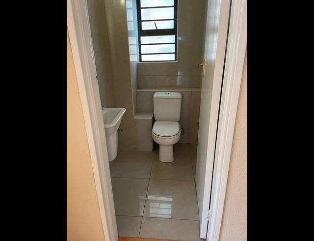 3 BEDROOM APARTMENT TO LET IN CLAREMONT UPPER